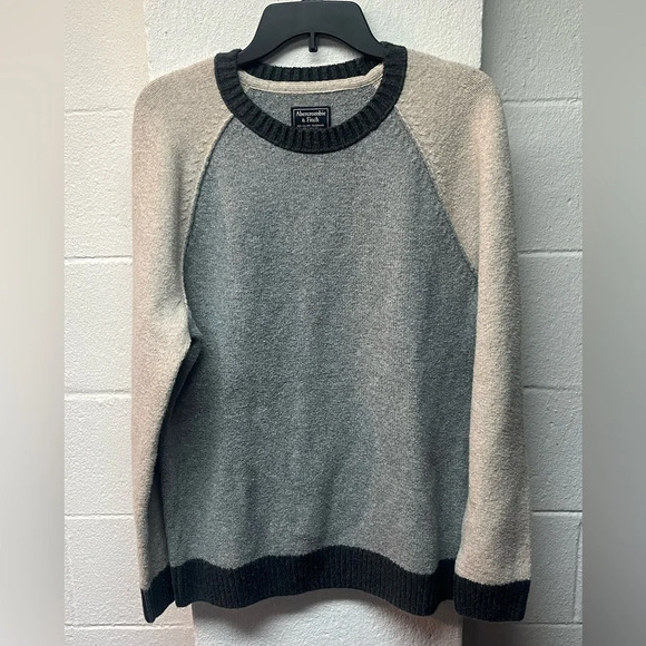 Abercrombie & Fitch Other - Abercrombie & Fitch Sweater
Mens Large Sleeve Pullover Gray/Cream